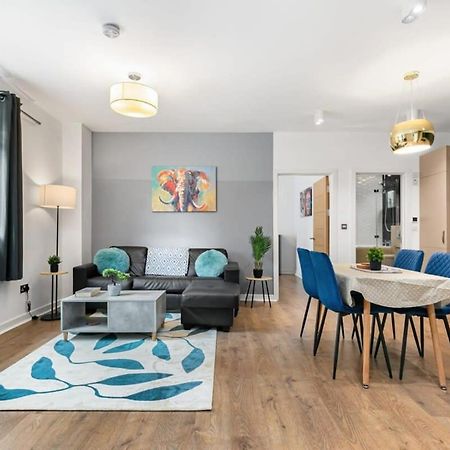 Spacious 1 Bedroom Apartment In Central Woking Luaran gambar