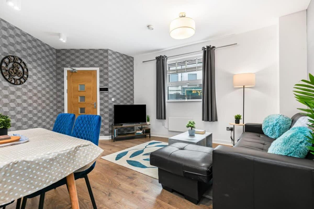 Spacious 1 Bedroom Apartment In Central Woking Luaran gambar