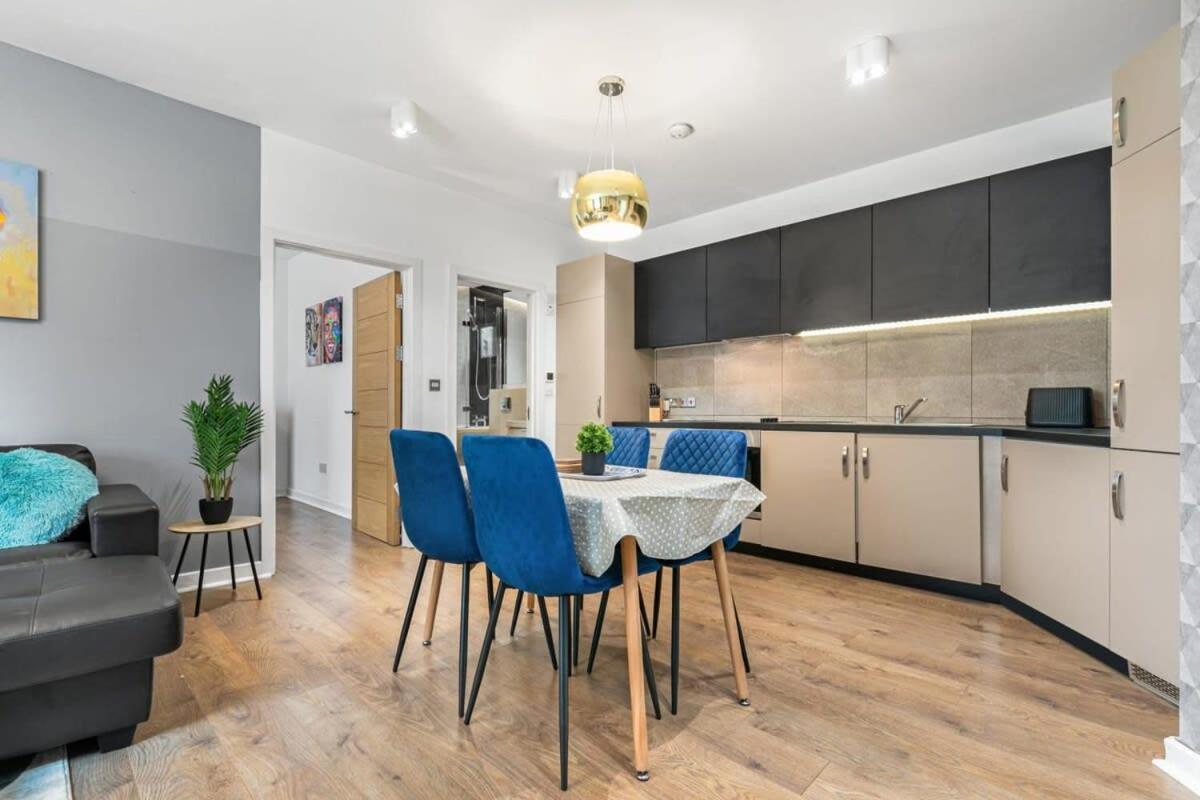 Spacious 1 Bedroom Apartment In Central Woking Luaran gambar