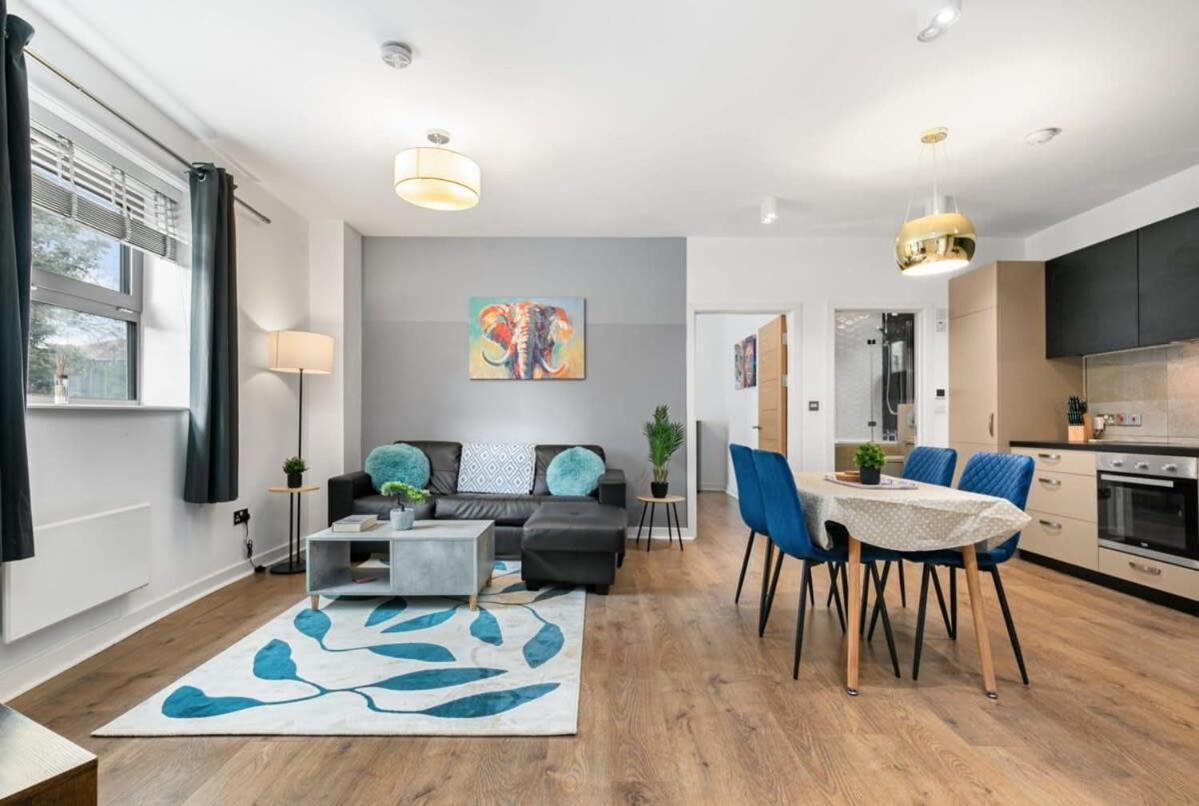 Spacious 1 Bedroom Apartment In Central Woking Luaran gambar