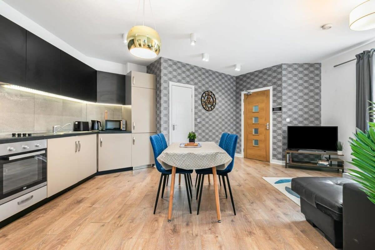 Spacious 1 Bedroom Apartment In Central Woking Luaran gambar
