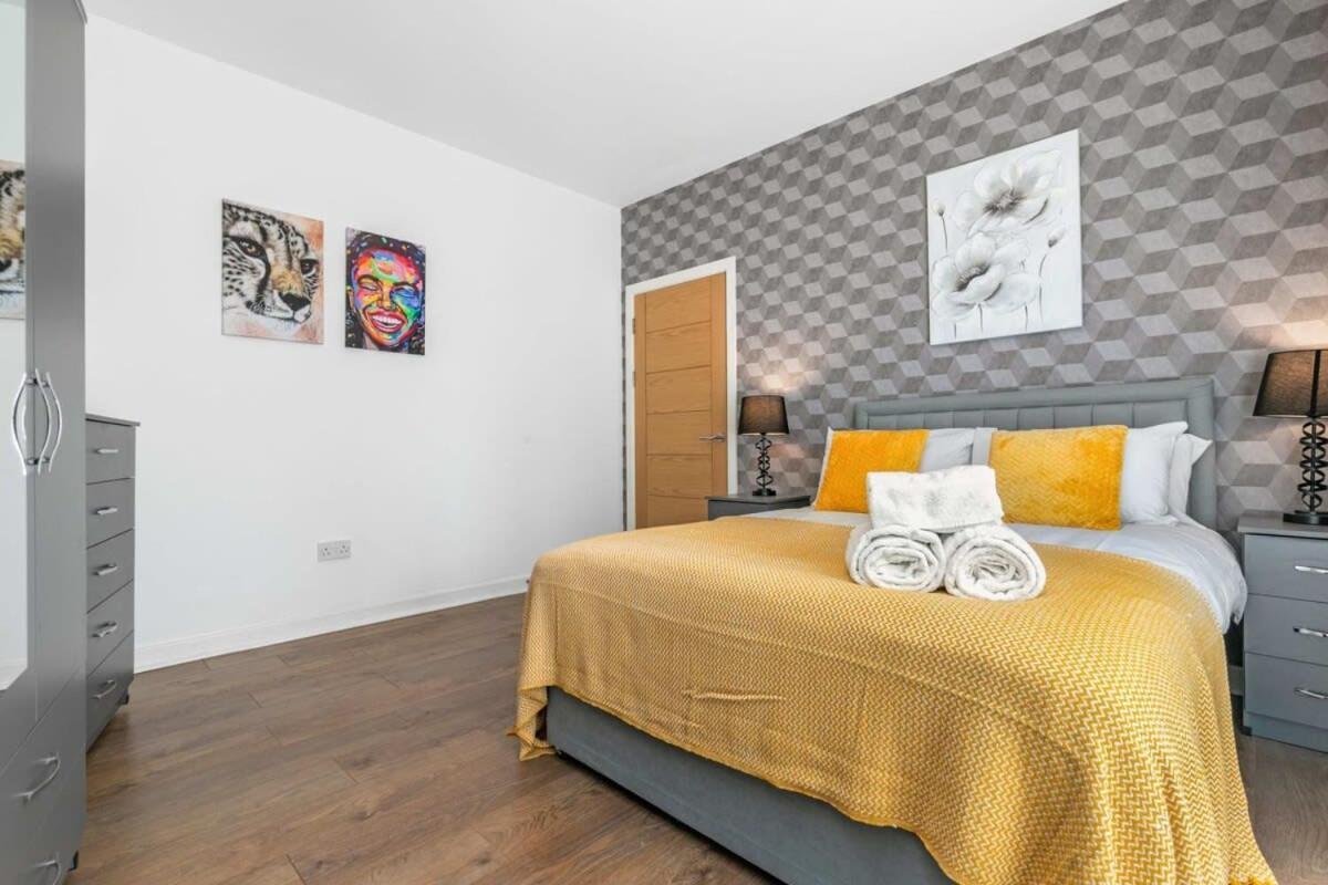 Spacious 1 Bedroom Apartment In Central Woking Luaran gambar